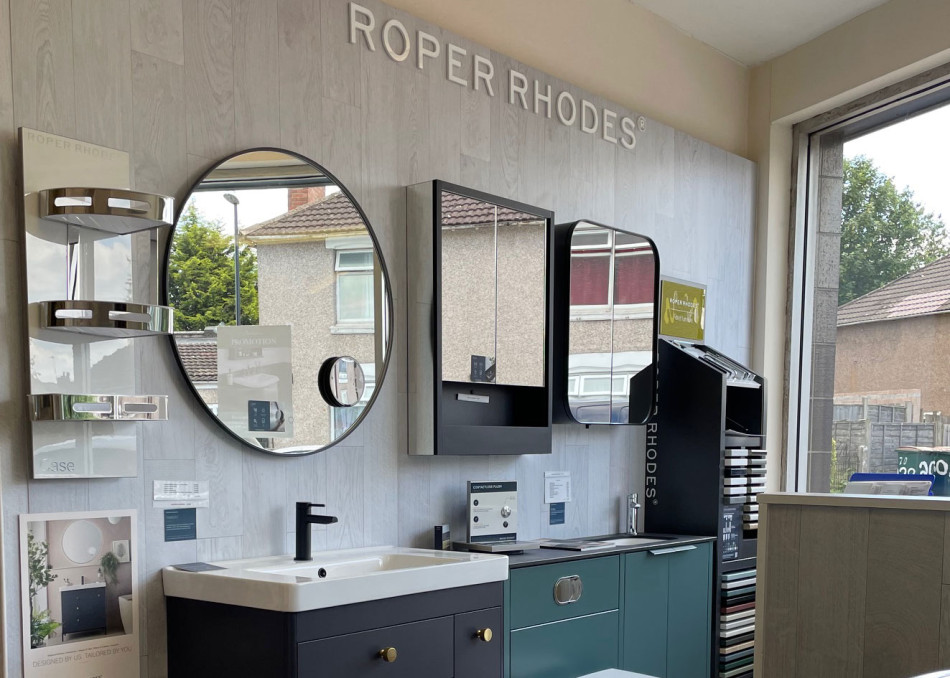 Bathroom mirror display