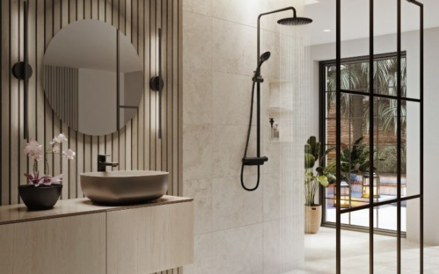 Aqualisa shower black